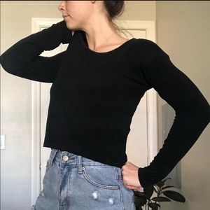 Comfy Cropped Long Sleeve Tee